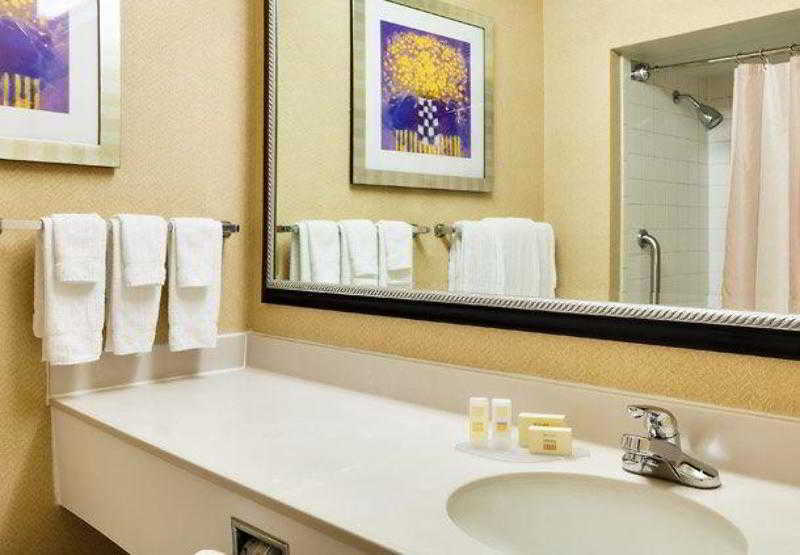 Quality Inn & Suites- Valparaiso Szoba fotó